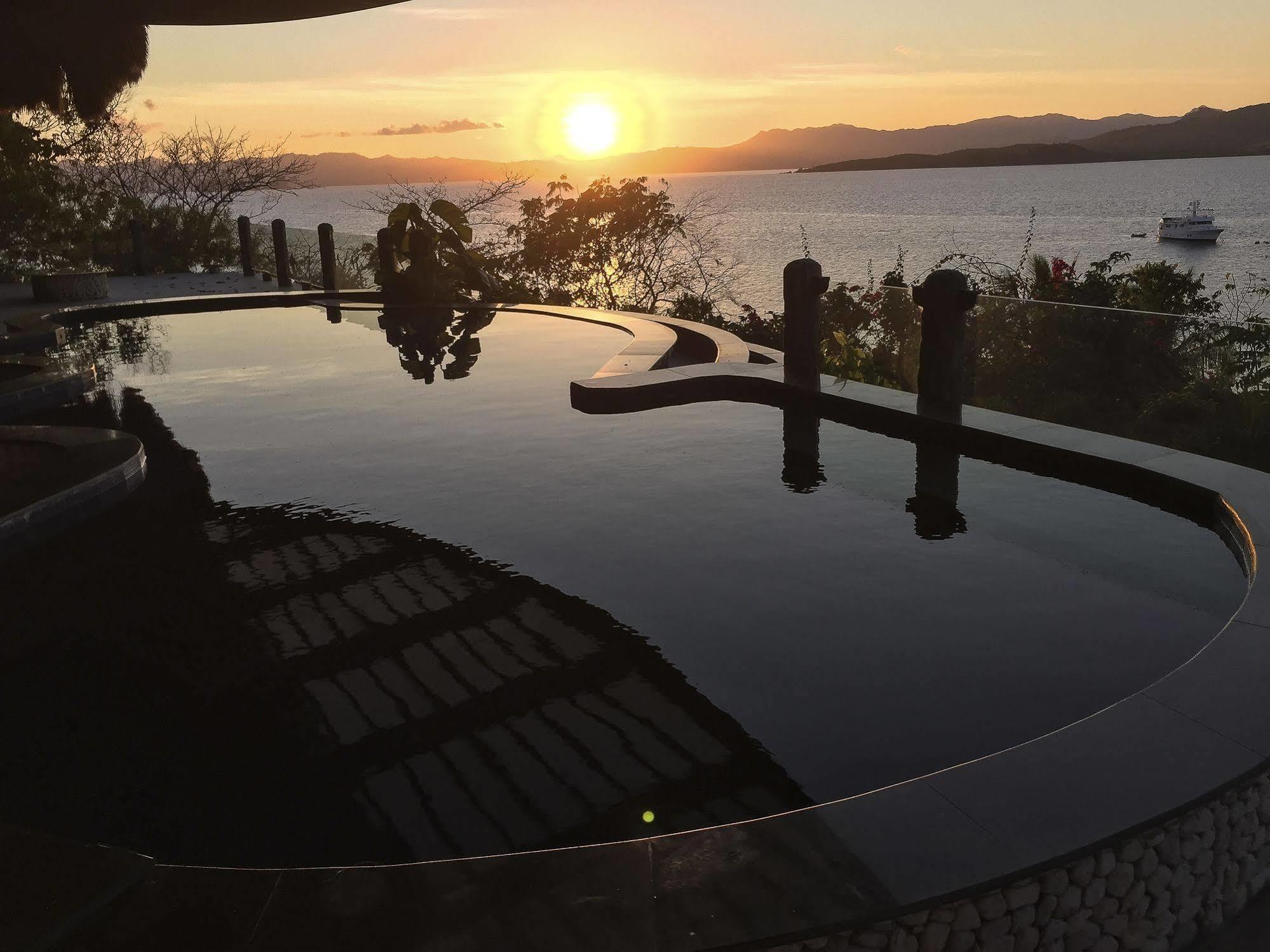 Noanoa Island (Adults Only) Otel Taytay  Dış mekan fotoğraf